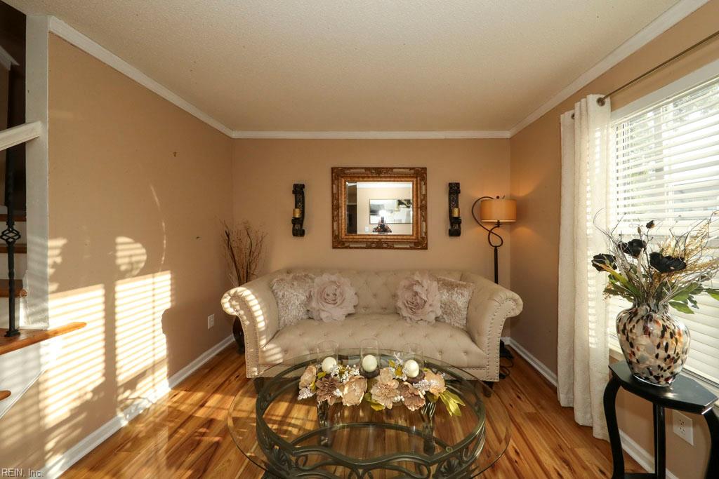 2080 Maple Leaf Cres Property Photo 8