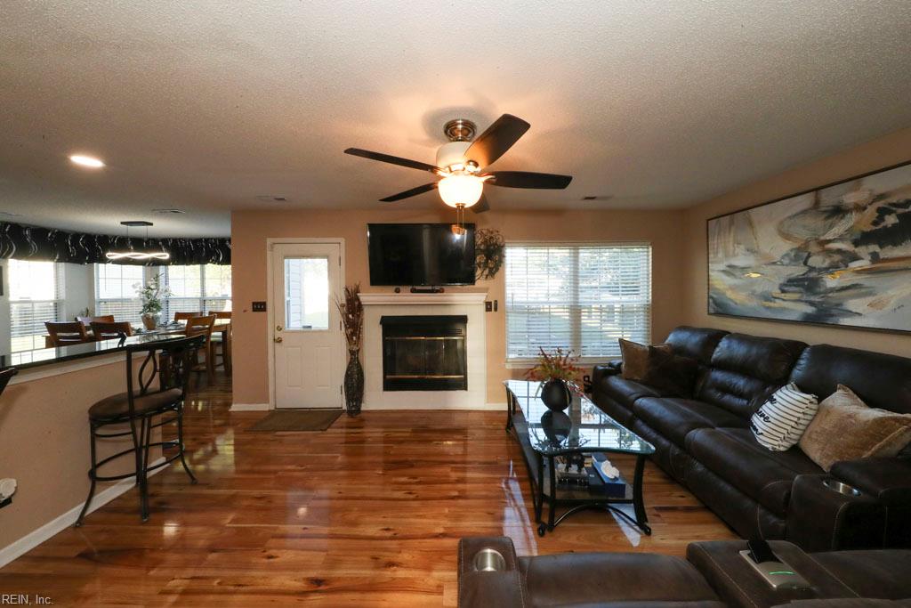 2080 Maple Leaf Cres Property Photo 11