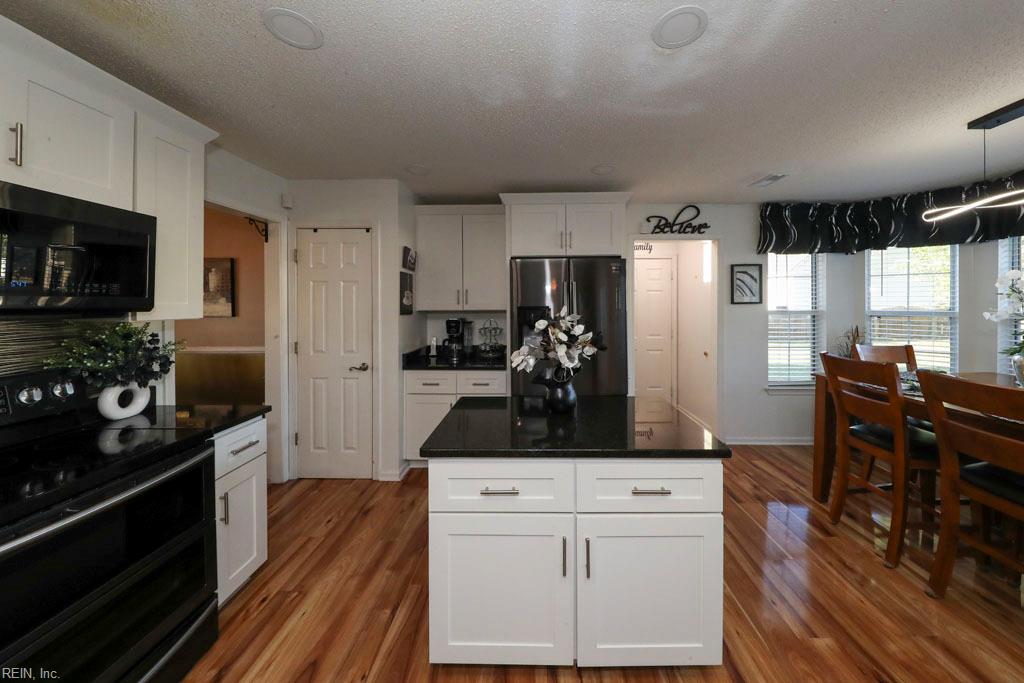 2080 Maple Leaf Cres Property Photo 15