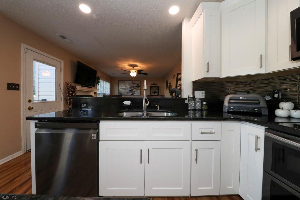 2080 Maple Leaf Cres Property Photo 17