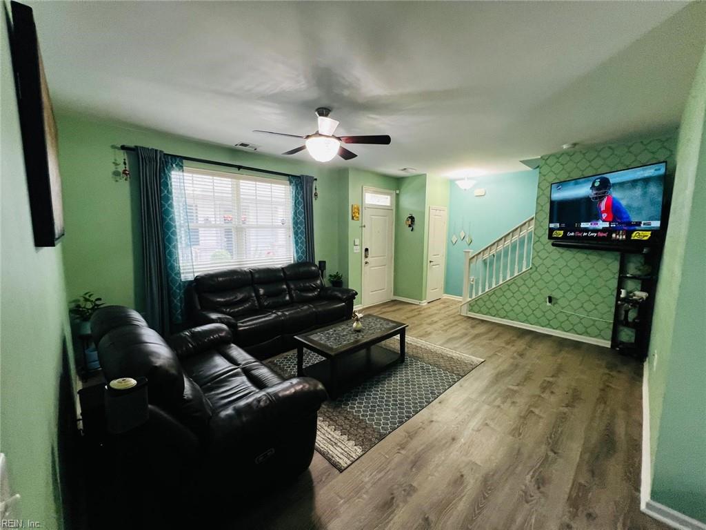 4237 Turnworth Arch Property Photo 4