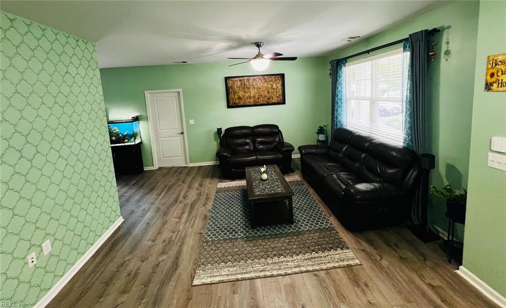 4237 Turnworth Arch Property Photo 6