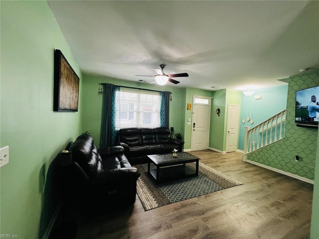 4237 Turnworth Arch Property Photo 7