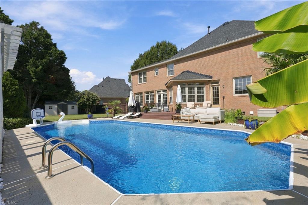 4413 Liam Close Dr Property Photo 3