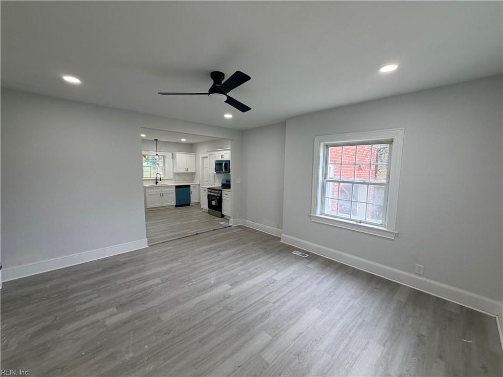 2106 Richmond Ave Property Photo 3