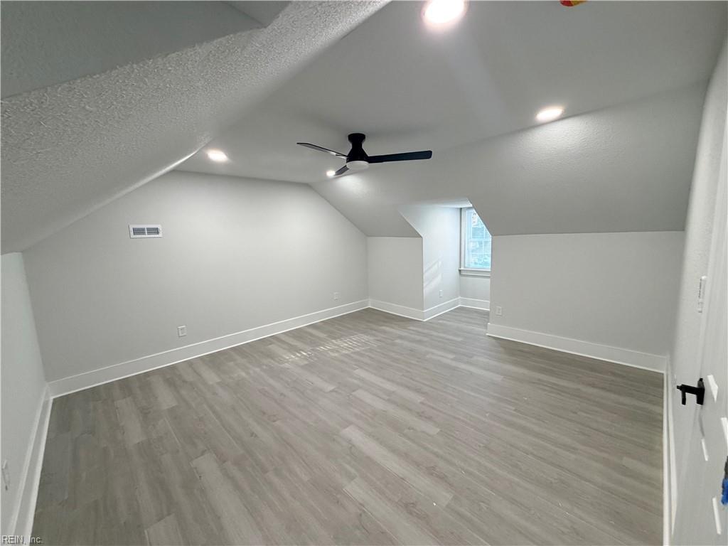 2106 Richmond Ave Property Photo 7