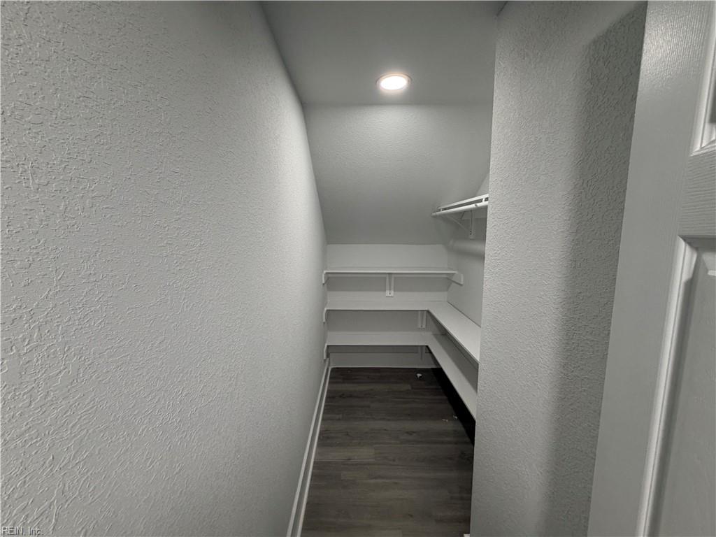 2106 Richmond Ave Property Photo 12