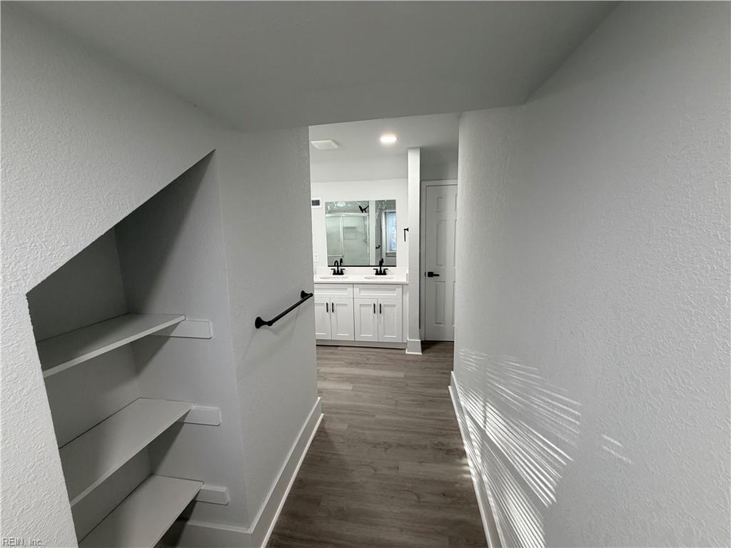 2106 Richmond Ave Property Photo 15