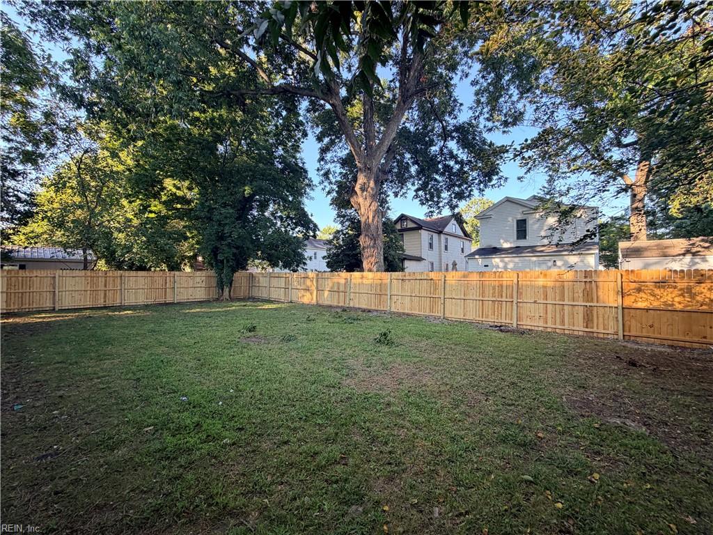 2106 Richmond Ave Property Photo 20