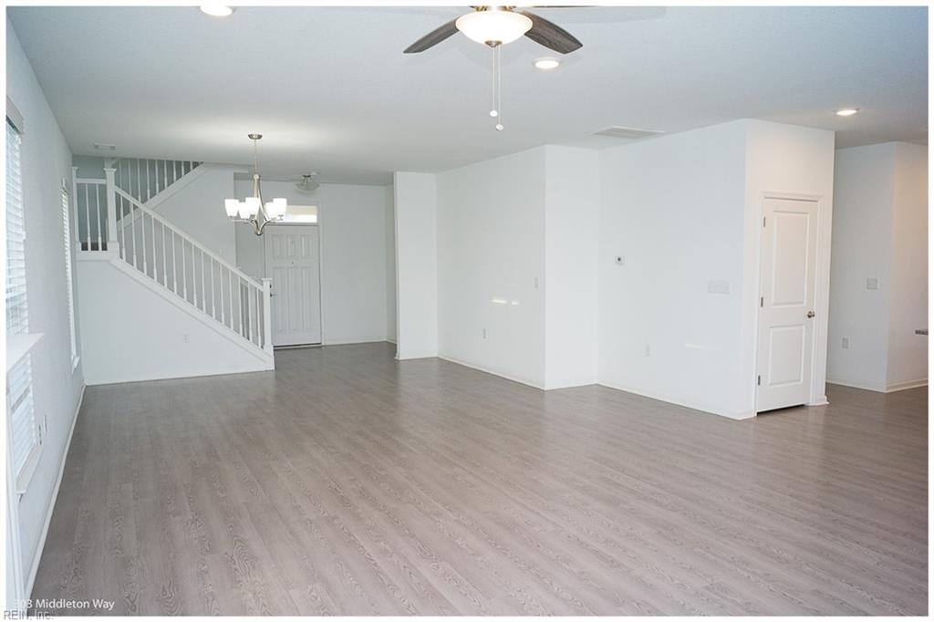 303 Middleton Way Property Photo 7