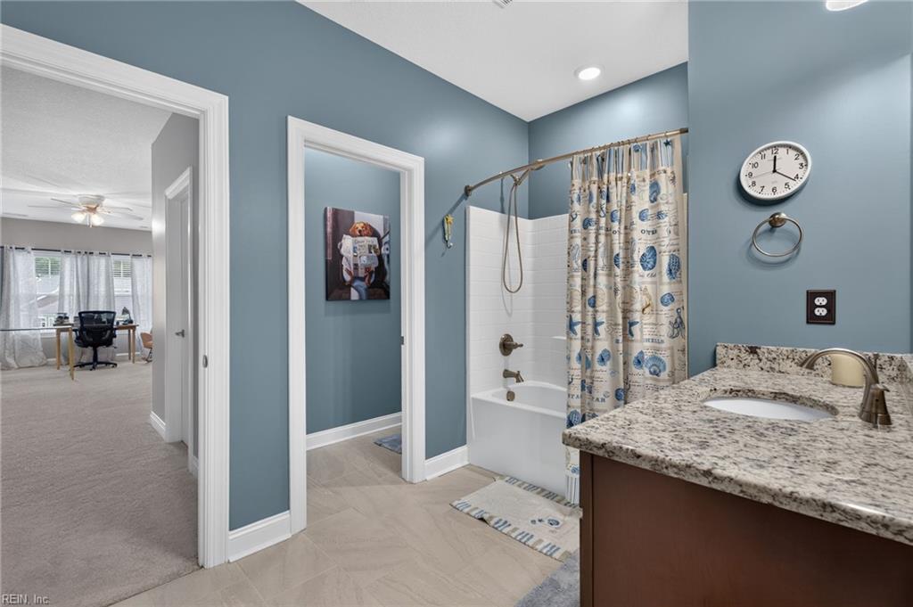 302 Thornwood Dr Property Photo 24