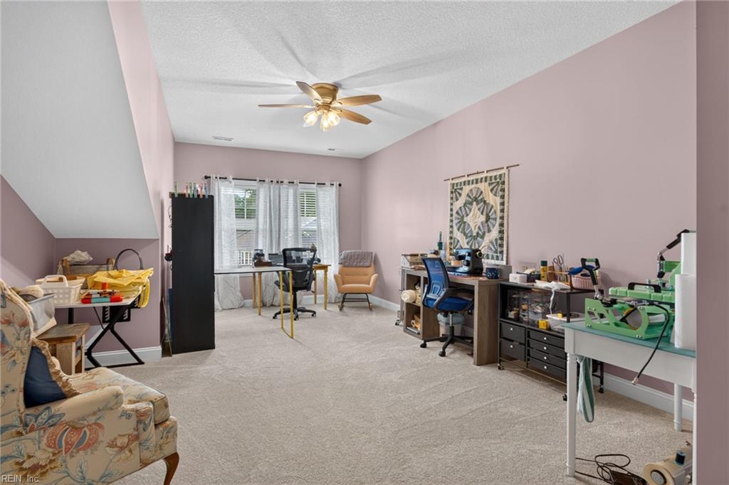 302 Thornwood Dr Property Photo 25