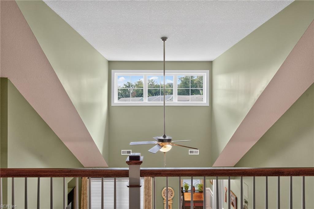 302 Thornwood Dr Property Photo 28