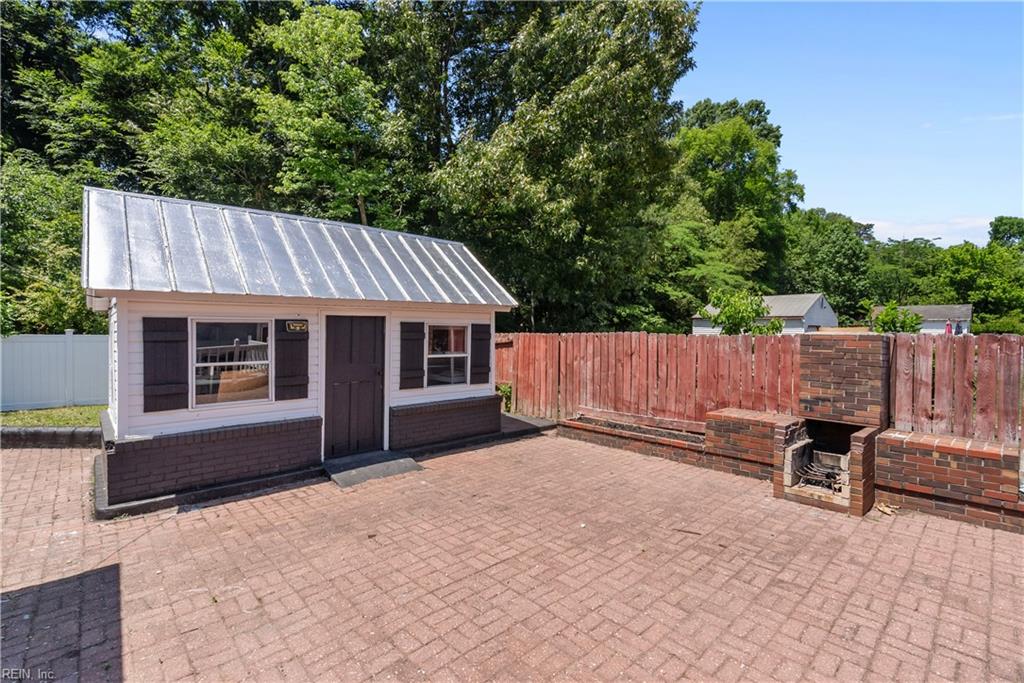 48 Cornwall Ter Property Photo 24
