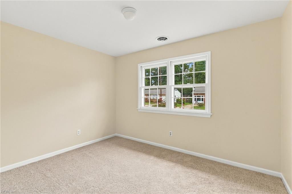 107 Londonshire Ter Property Photo 11