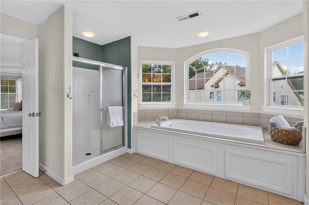 2413 Caitlan Loch Ln Property Photo 32