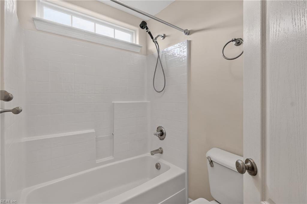 2413 Caitlan Loch Ln Property Photo 40