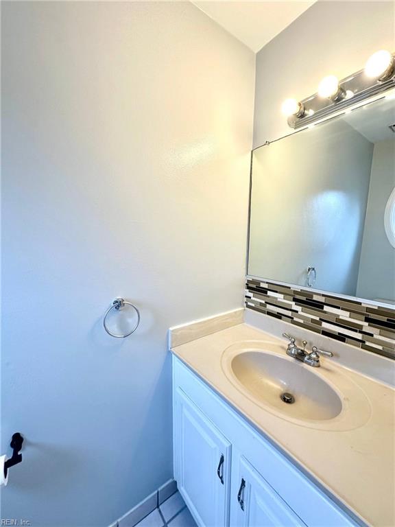 3947 Wyckoff Dr Property Photo 4
