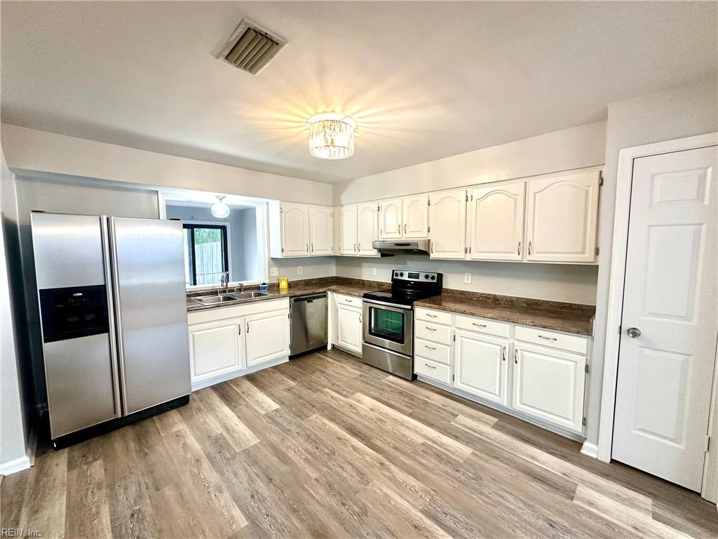 3947 Wyckoff Dr Property Photo 7