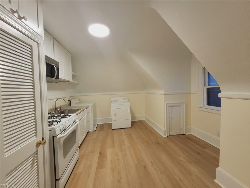 359 Broad St Property Photo 3