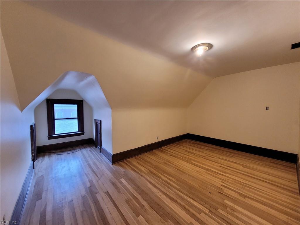 359 Broad St Property Photo 8