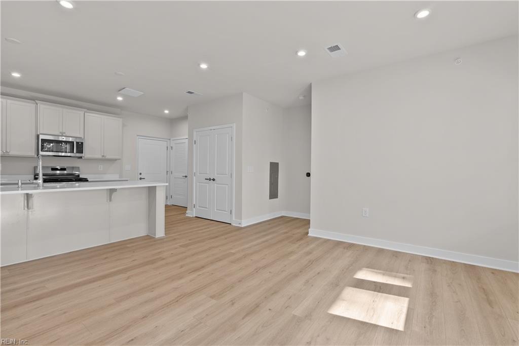 7102 Bridgeway Dr Property Photo 13