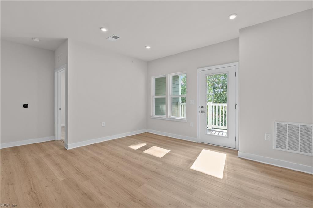 7102 Bridgeway Dr Property Photo 14