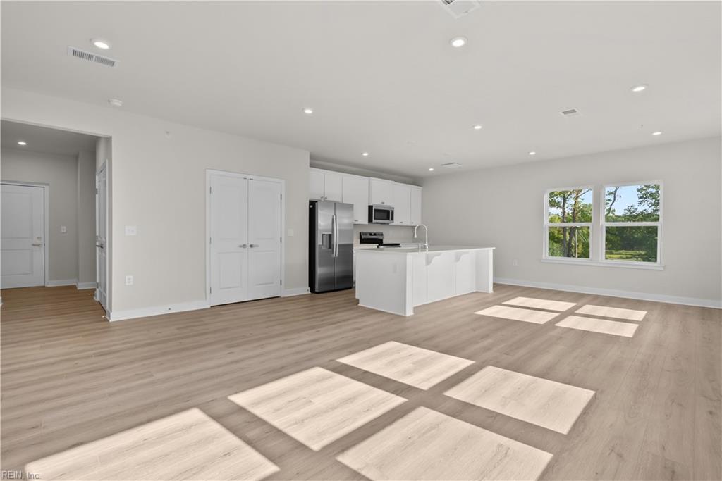 7102 Bridgeway Dr Property Photo 12