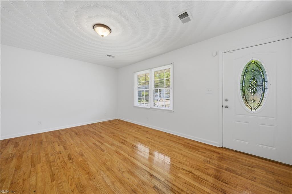 224 Hall St Property Photo 7