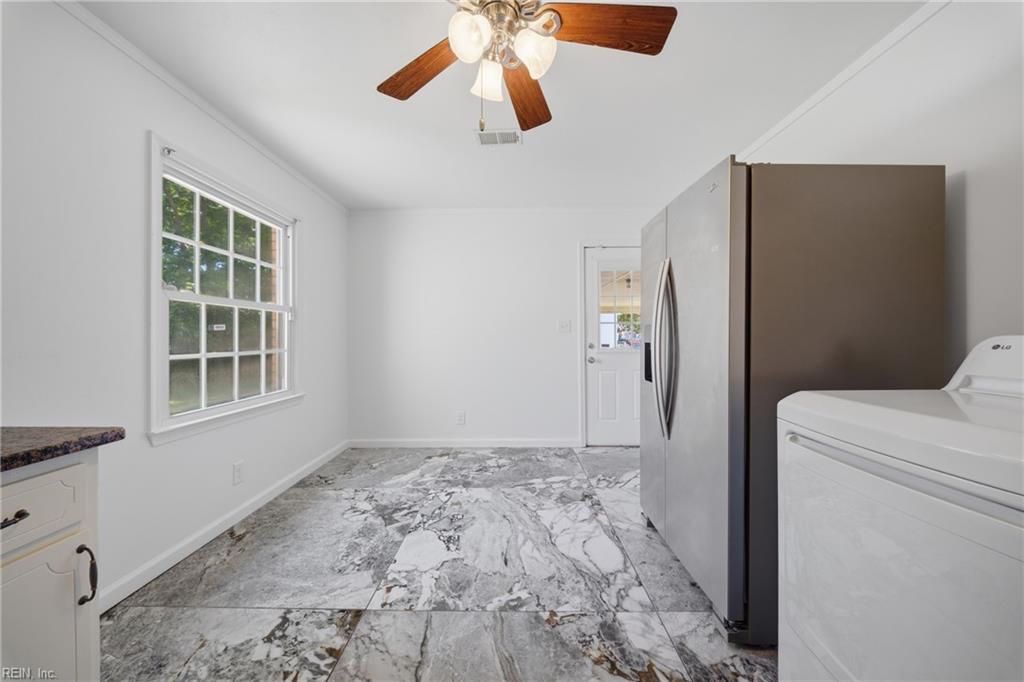224 Hall St Property Photo 10