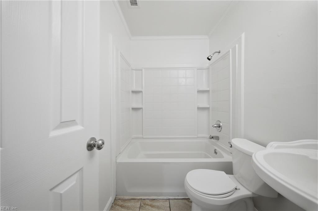 224 Hall St Property Photo 17