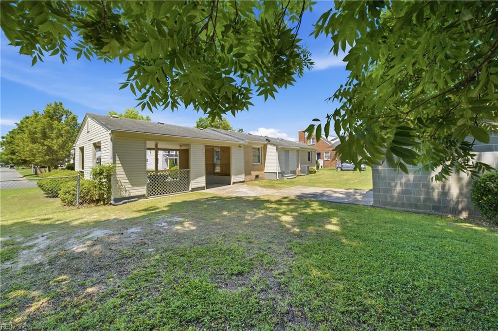 224 Hall St Property Photo 24