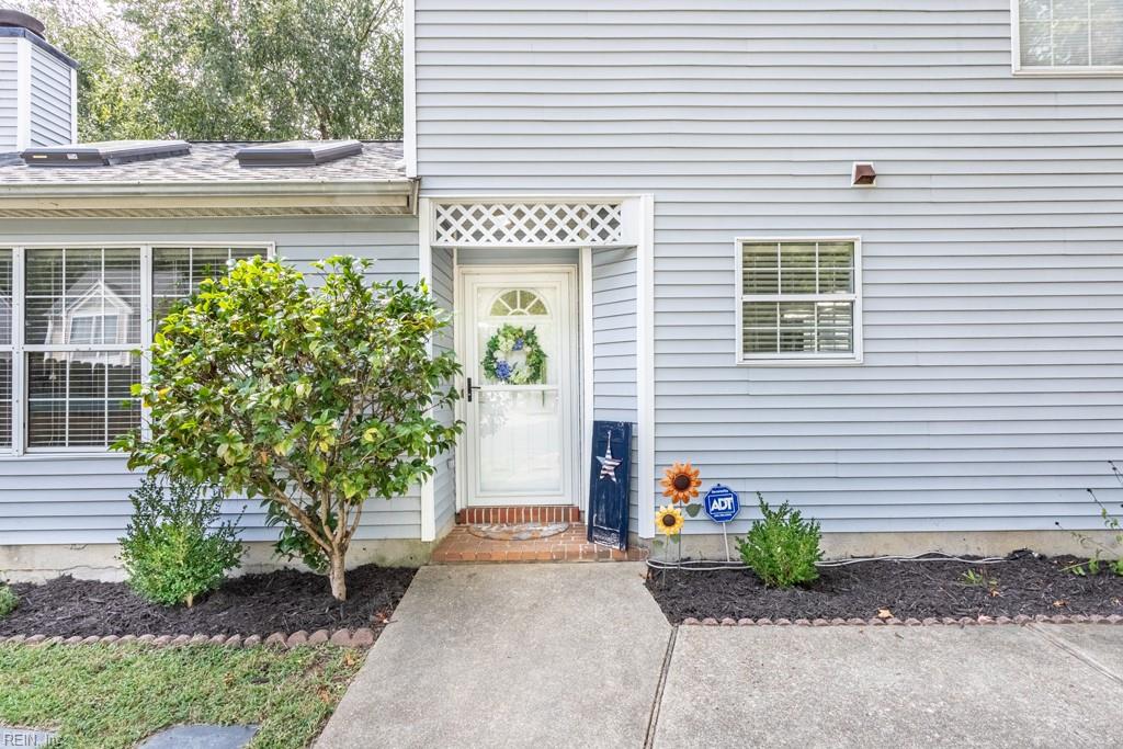 470 Wrenn Cir Property Photo 3