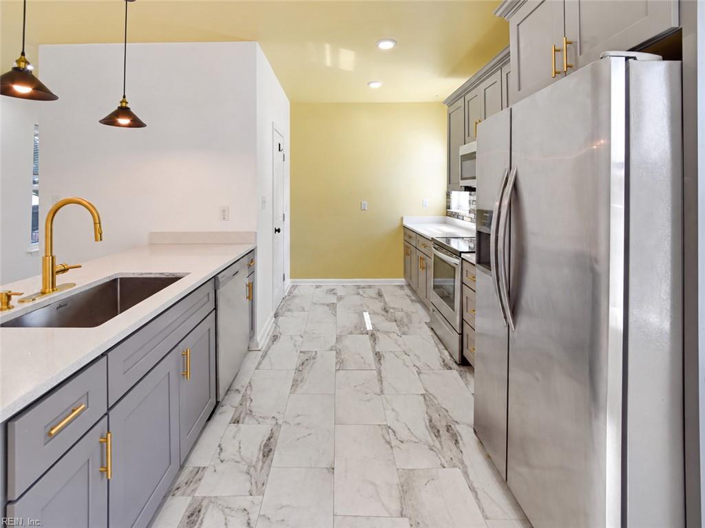 1825 Maple Ave Property Photo 7