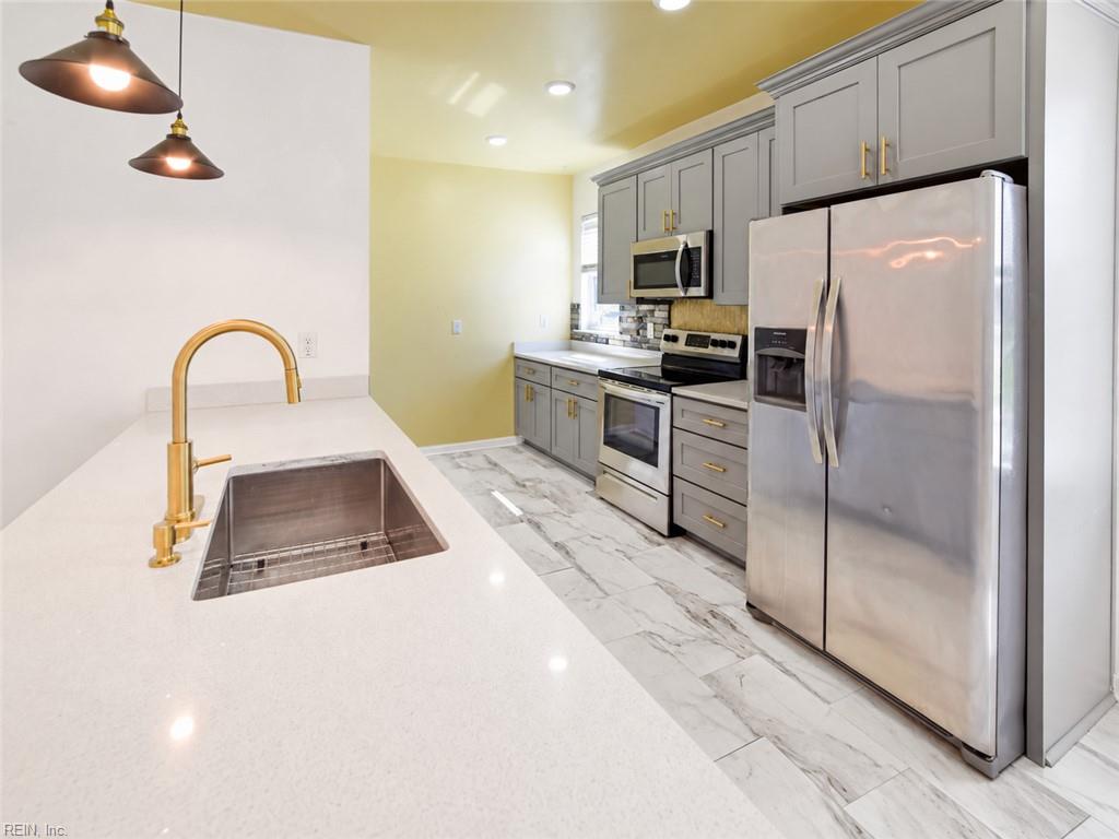 1825 Maple Ave Property Photo 8