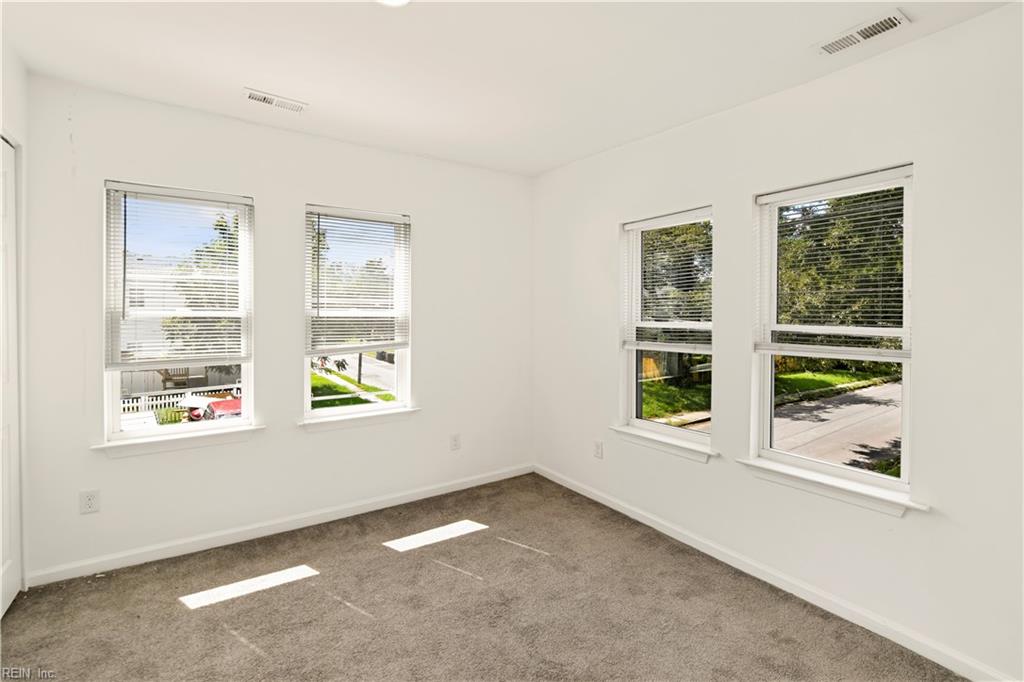 1825 Maple Ave Property Photo 22