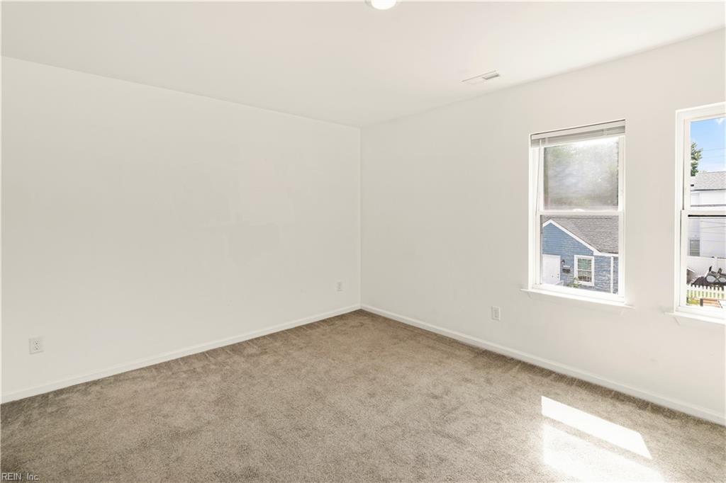 1825 Maple Ave Property Photo 26
