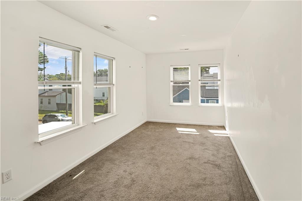 1825 Maple Ave Property Photo 27