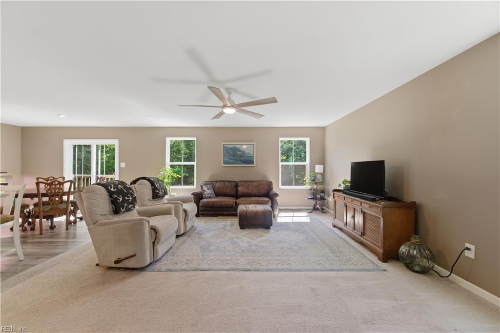 206 Normandy Cres Property Photo 9
