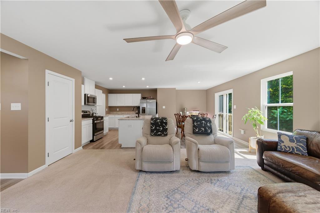 206 Normandy Cres Property Photo 11