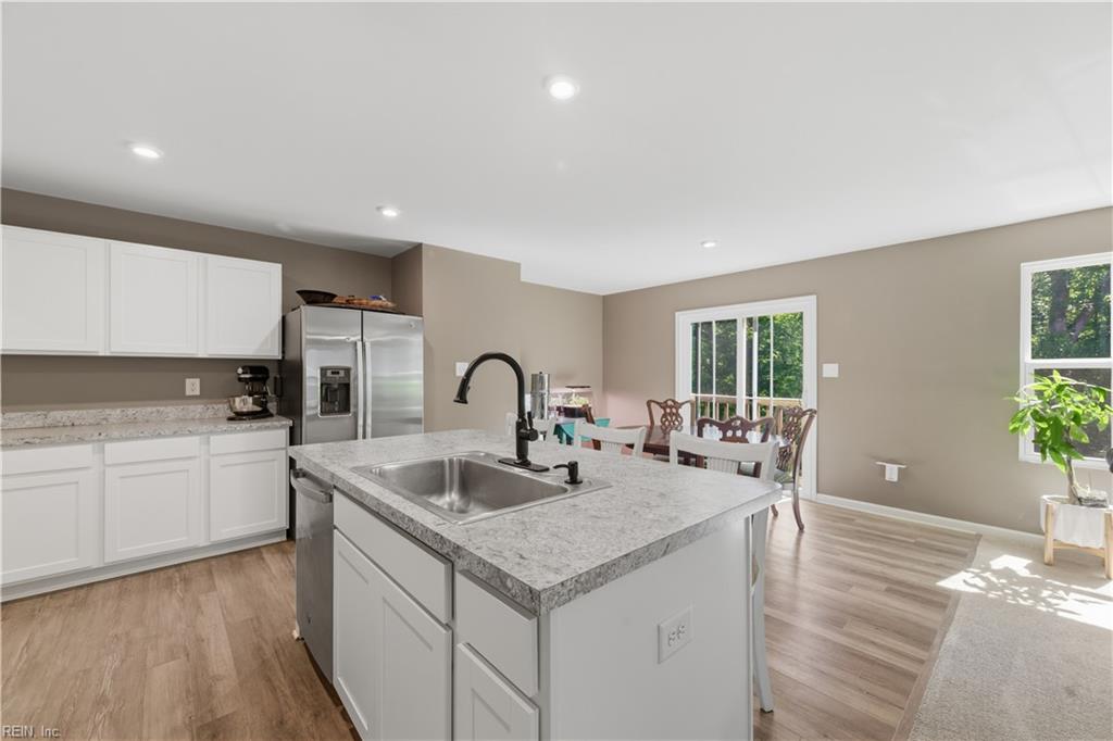 206 Normandy Cres Property Photo 13