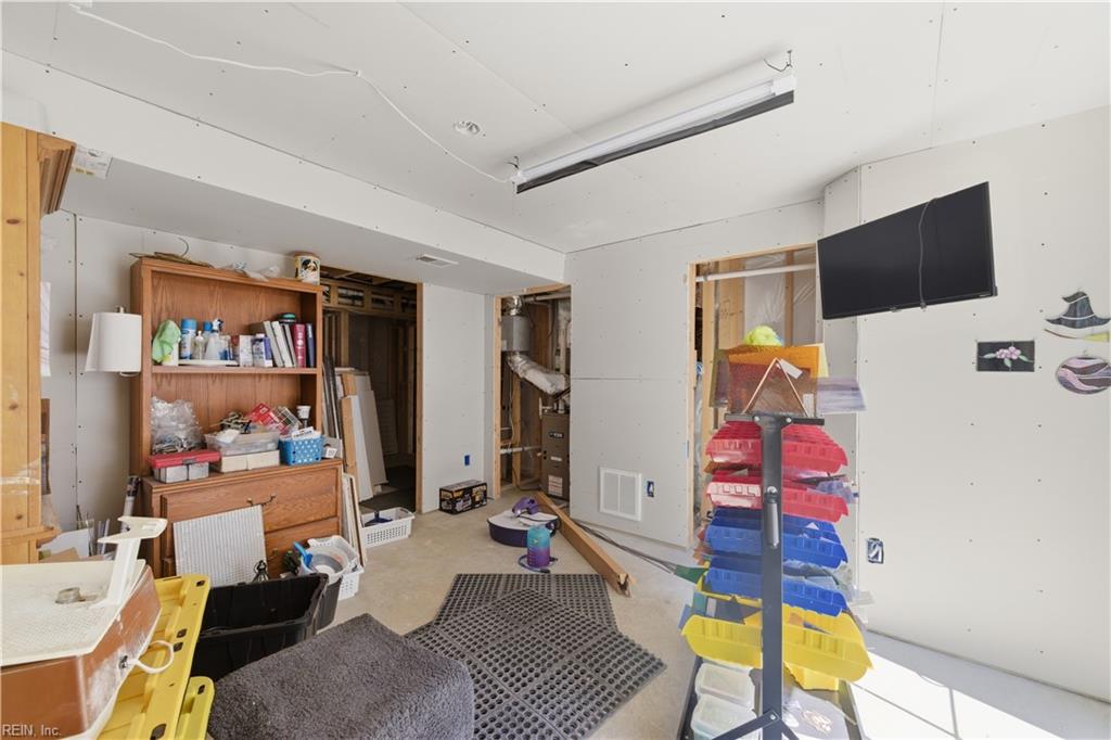 206 Normandy Cres Property Photo 33