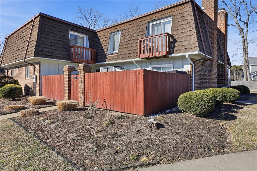 1600 Ocean Lakes Ct Property Photo 2