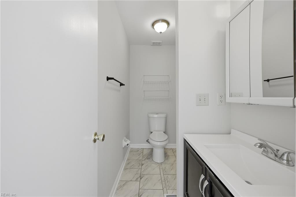 1600 Ocean Lakes Ct Property Photo 24