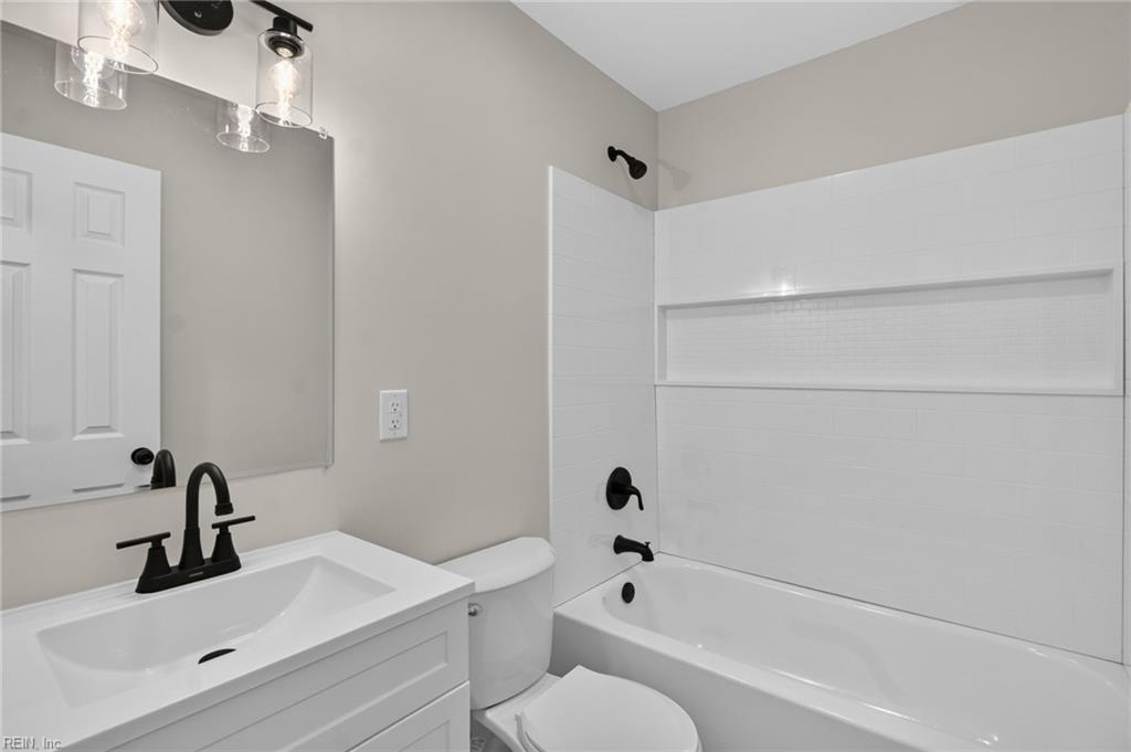 228 Colony Rd Property Photo 16