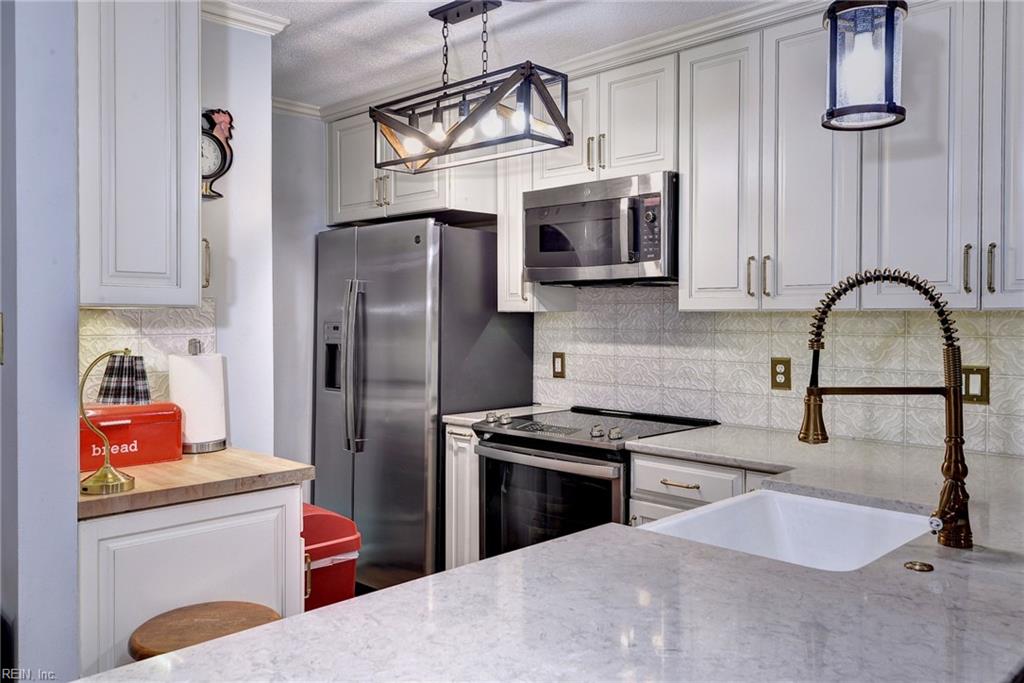 106 Marshall Way Way Property Photo 10