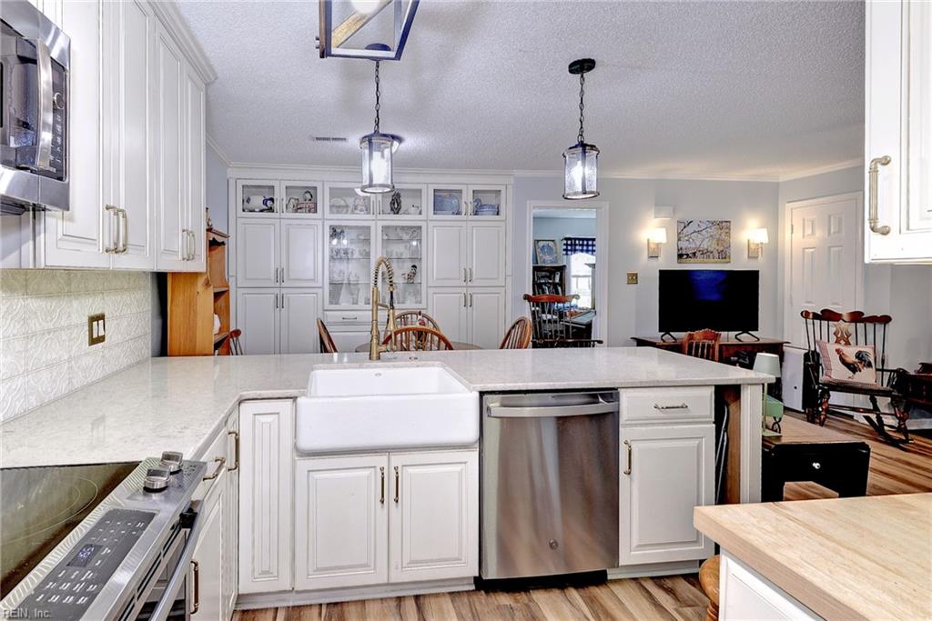 106 Marshall Way Way Property Photo 14