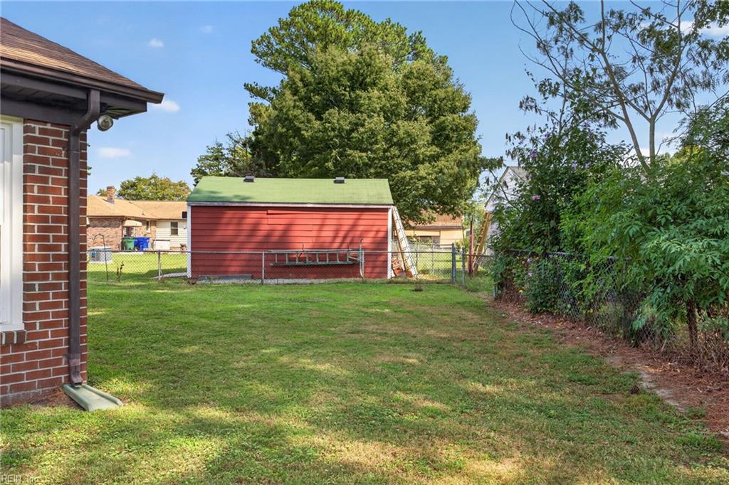 1203 Willowbrook Dr Property Photo 32