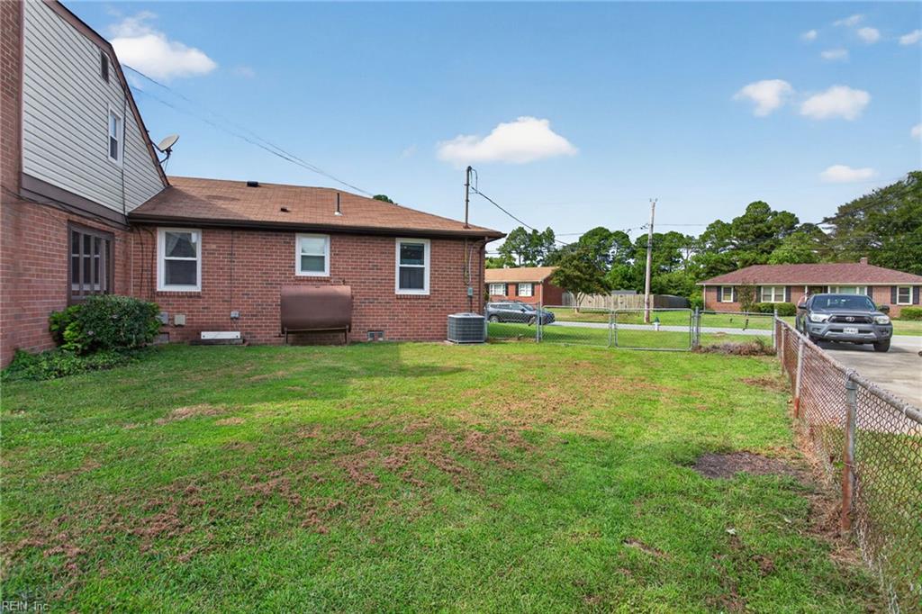 1203 Willowbrook Dr Property Photo 35