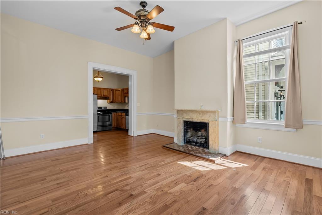 403 Dinwiddie St Property Photo 4
